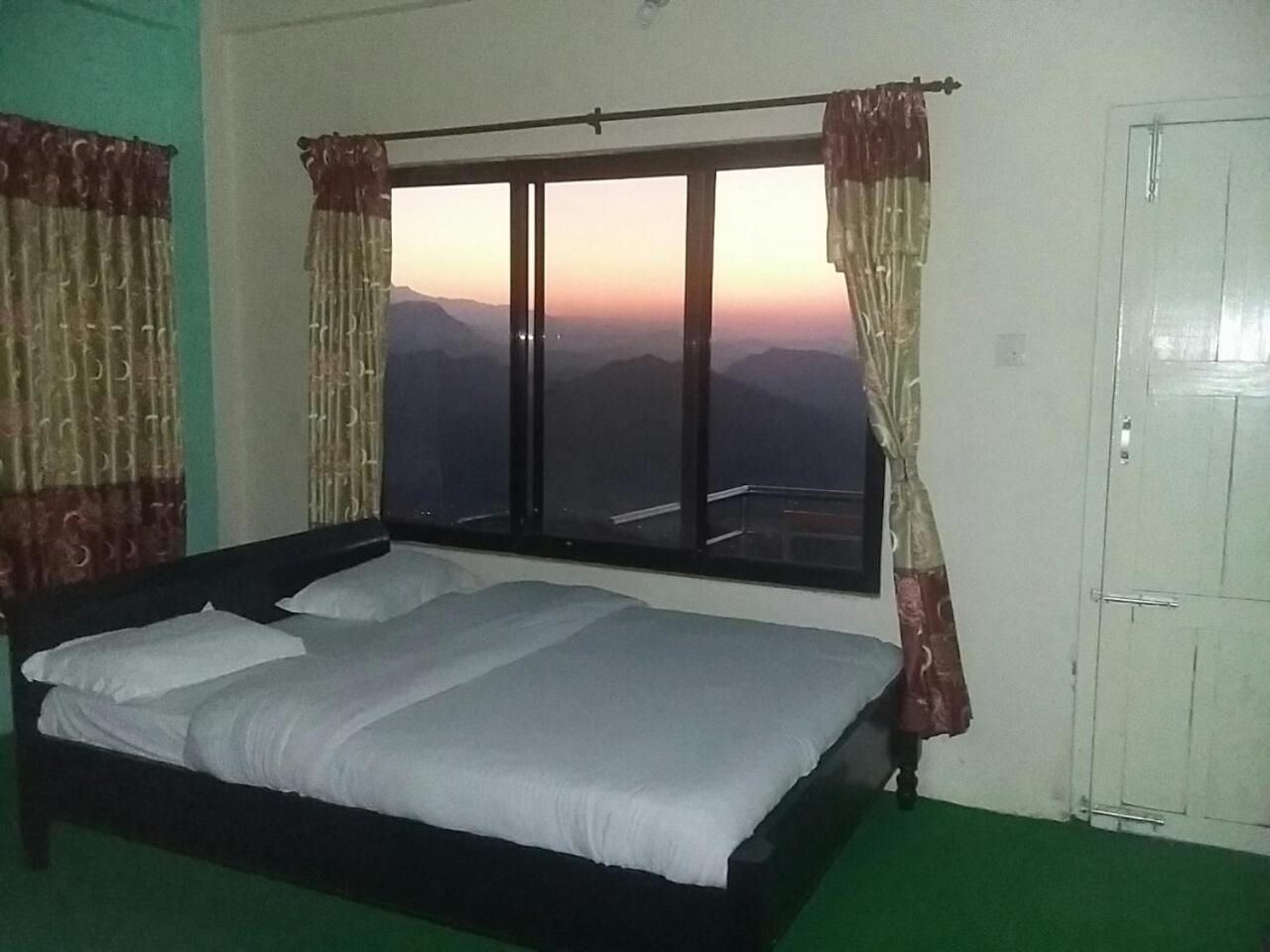 Himalayan Crown Lodge Pokhara Extérieur photo