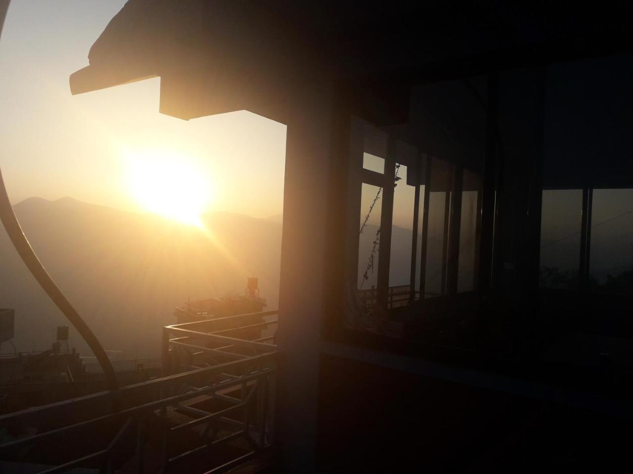 Himalayan Crown Lodge Pokhara Extérieur photo