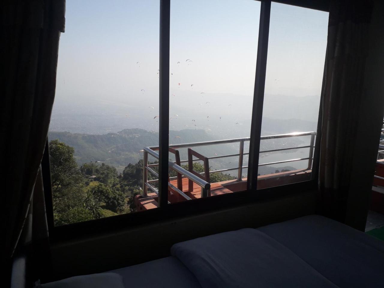 Himalayan Crown Lodge Pokhara Extérieur photo